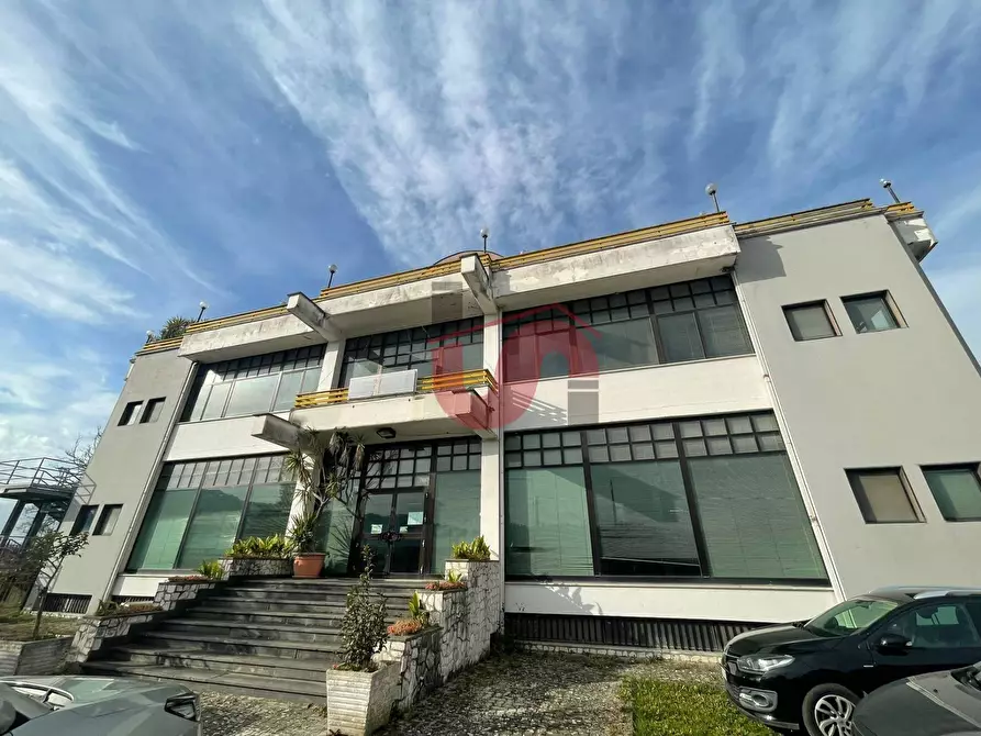 Immagine 2 di Locale commerciale in vendita  in Casale Maccabei a Benevento