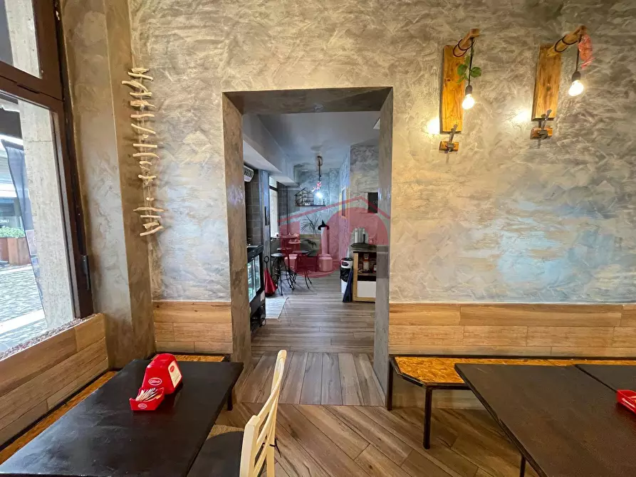 Immagine 8 di Attività commerciale in vendita  in Via Traiano a Benevento