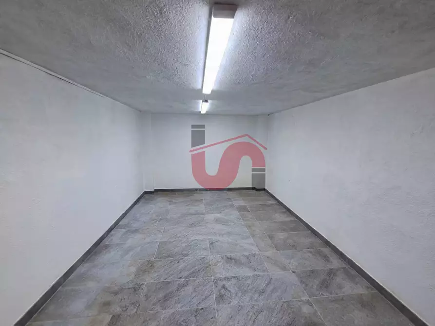 Immagine 15 di Locale commerciale in affitto  in Via Giovan Battista Bosco Lucarelli a Benevento