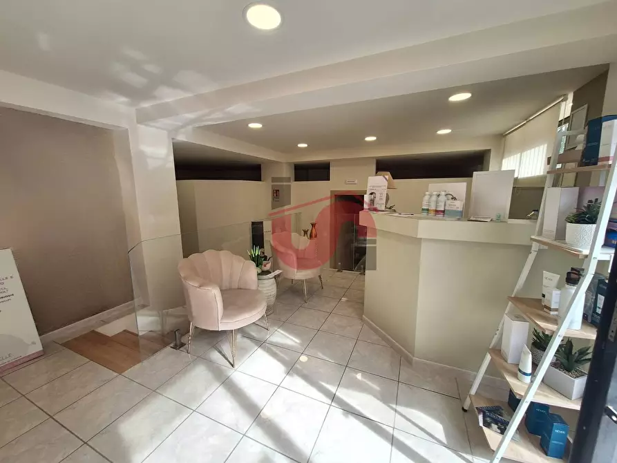 Immagine 7 di Locale commerciale in affitto  in Via Giovan Battista Bosco Lucarelli a Benevento