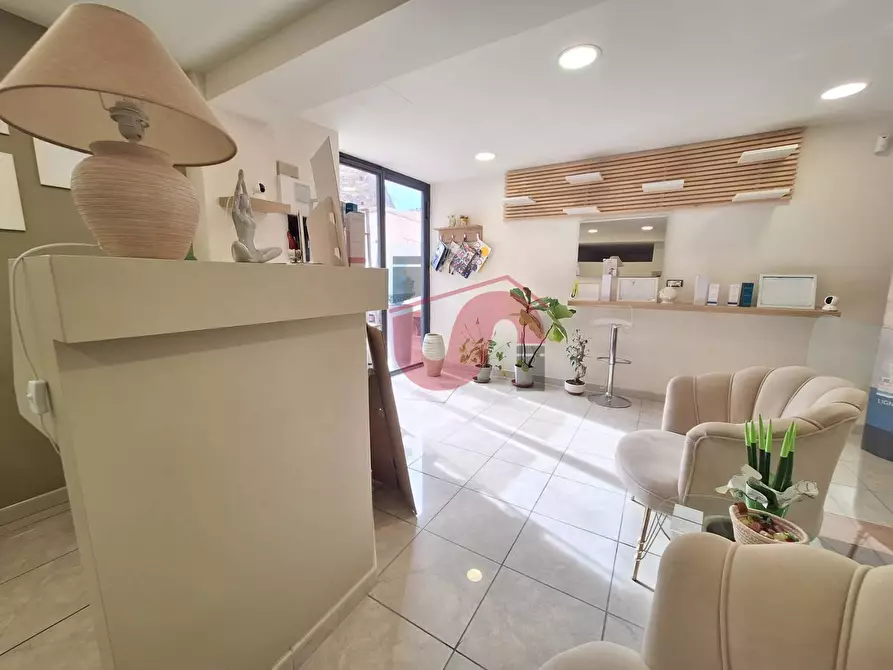 Immagine 3 di Locale commerciale in affitto  in Via Giovan Battista Bosco Lucarelli a Benevento