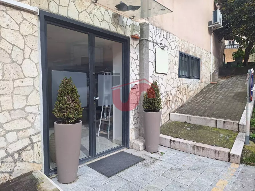 Immagine 6 di Locale commerciale in affitto  in Via Giovan Battista Bosco Lucarelli a Benevento