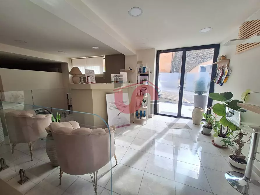 Immagine 2 di Locale commerciale in affitto  in Via Giovan Battista Bosco Lucarelli a Benevento