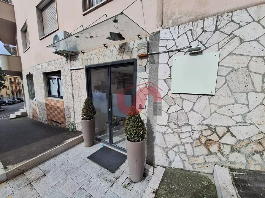 Immagine 5 di Locale commerciale in affitto  in Via Giovan Battista Bosco Lucarelli a Benevento