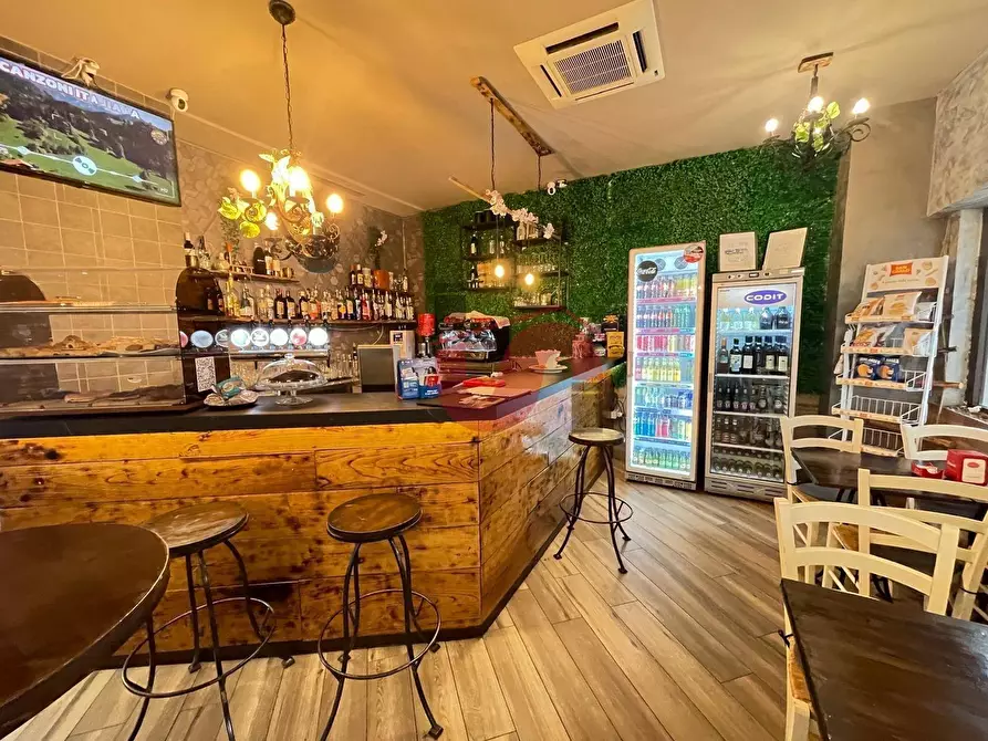 Immagine 6 di Attività commerciale in vendita  in Via Traiano a Benevento