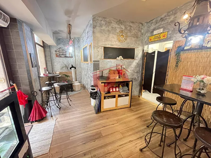 Immagine 7 di Attività commerciale in vendita  in Via Traiano a Benevento