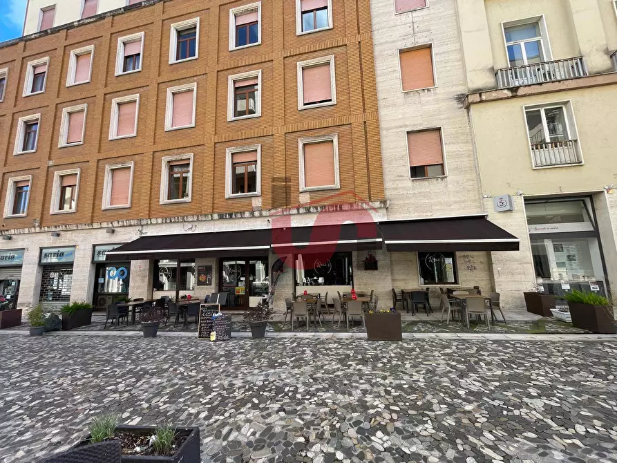 Immagine 2 di Attività commerciale in vendita  in Via Traiano a Benevento