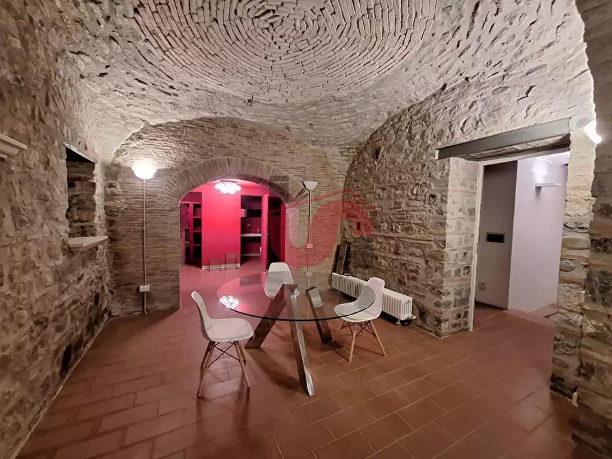 Immagine 3 di Locale commerciale in affitto  in Via Damaso a Benevento