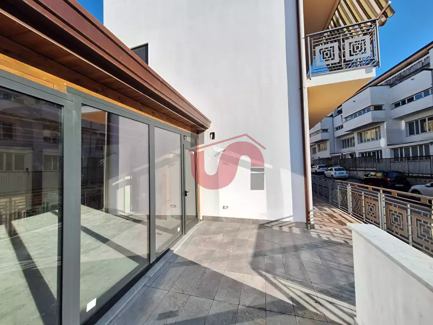 Immagine 8 di Locale commerciale in affitto  in Via Tiengo a Benevento