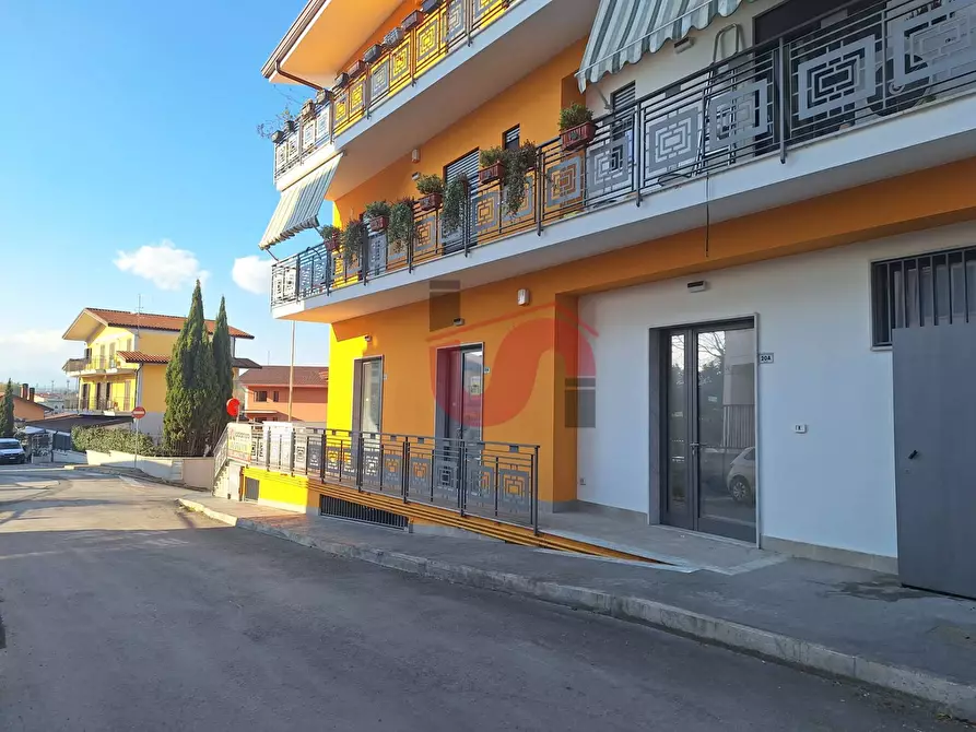 Immagine 15 di Locale commerciale in affitto  in Via Tiengo a Benevento