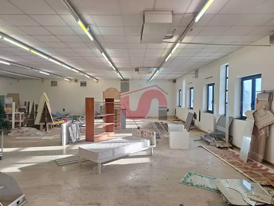 Immagine 11 di Locale commerciale in vendita  in Contrada San Chirico a Benevento