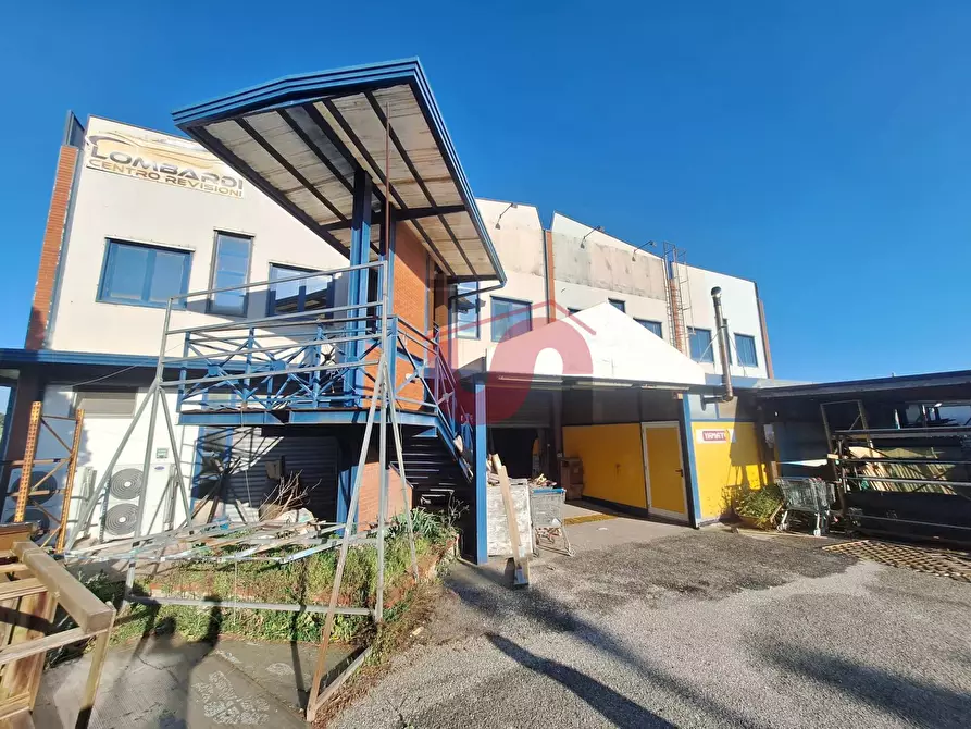 Immagine 3 di Locale commerciale in vendita  in Contrada San Chirico a Benevento