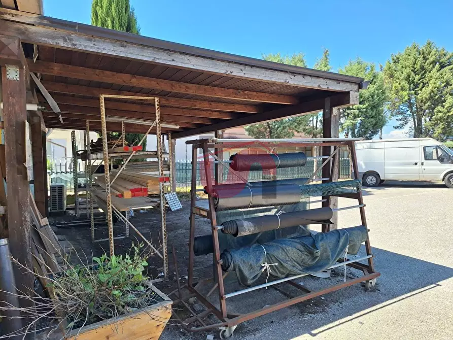 Immagine 17 di Locale commerciale in vendita  in Contrada San Chirico a Benevento