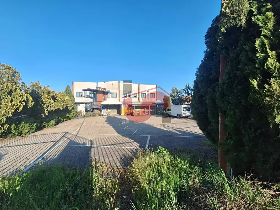 Immagine 5 di Locale commerciale in vendita  in Contrada San Chirico a Benevento