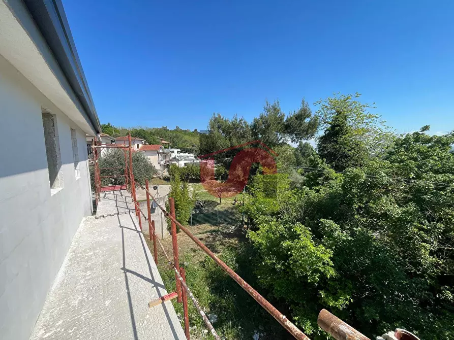 Immagine 42 di Villa in vendita  in Via Manzoni a Arpaise