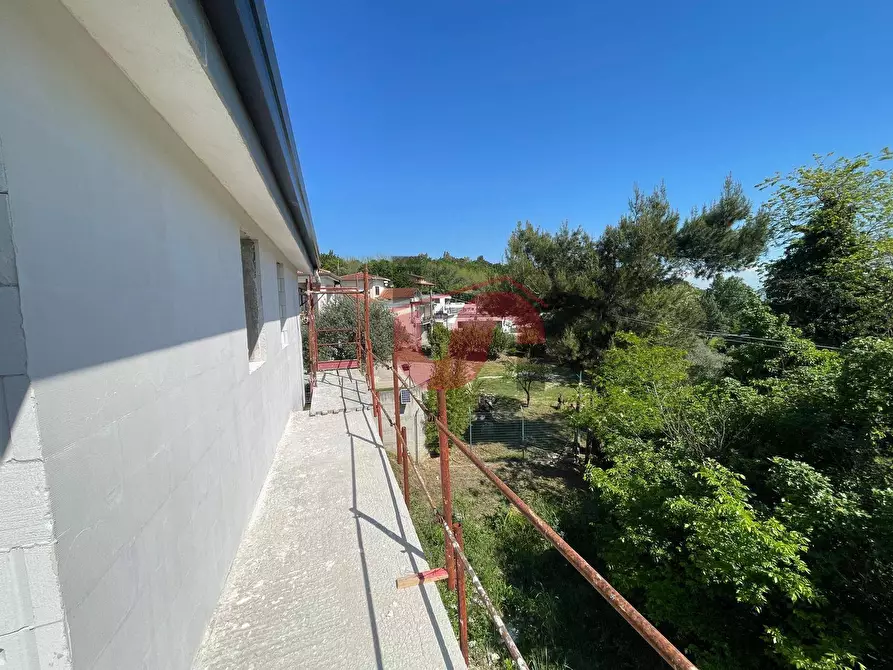 Immagine 43 di Villa in vendita  in Via Manzoni a Arpaise
