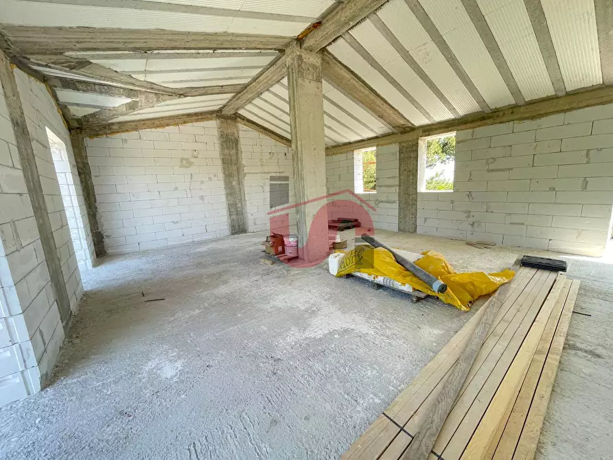 Immagine 46 di Villa in vendita  in Via Manzoni a Arpaise