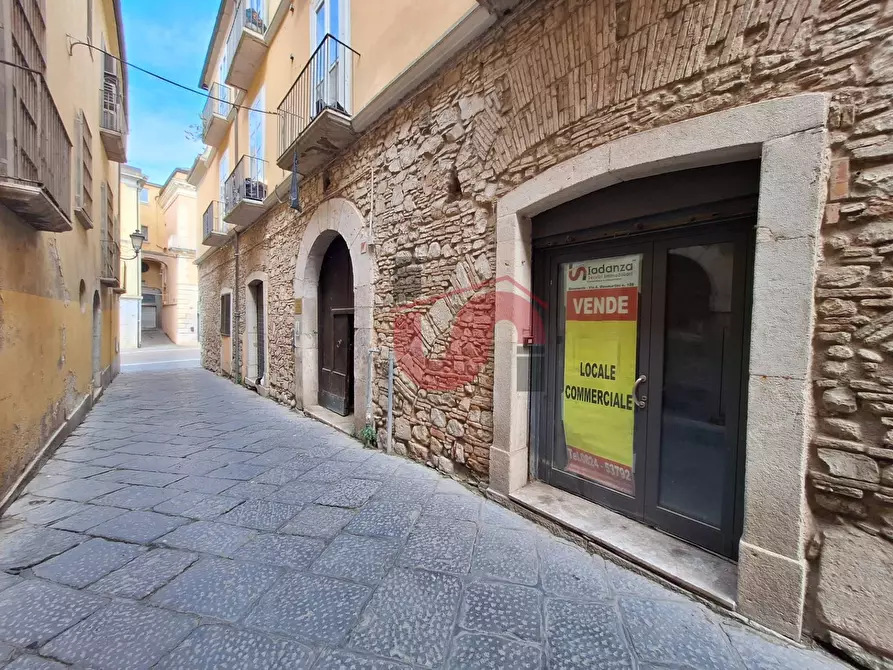 Immagine 1 di Locale commerciale in vendita  in Via Stanislao da Bologna a Benevento