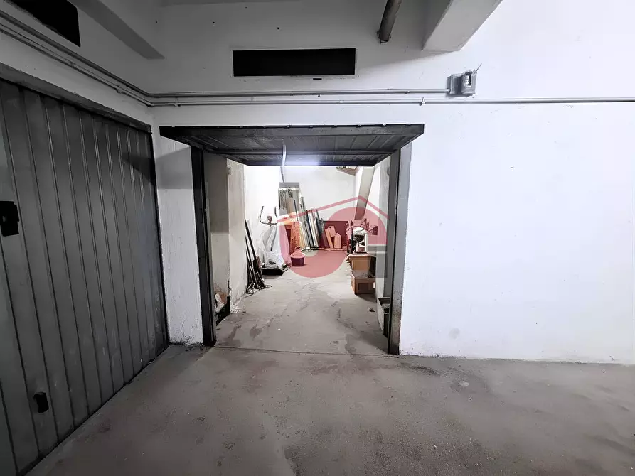 Immagine 3 di Box auto in vendita  in Via Iacopo da Benevento a Benevento