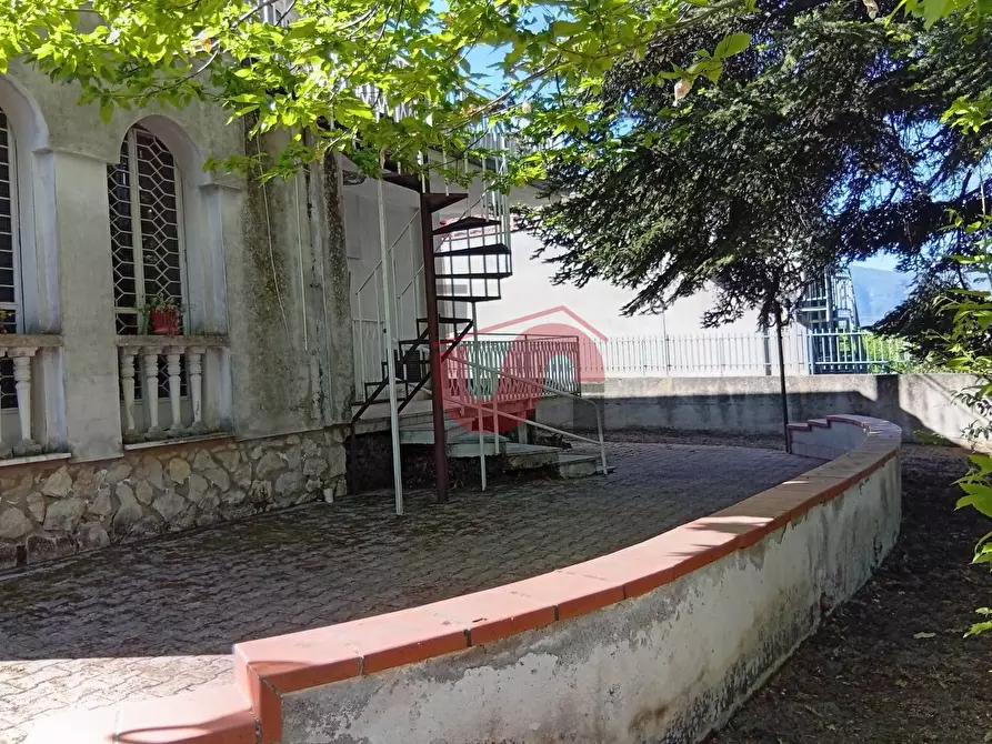 Immagine 4 di Villa in vendita  in Contrada guardie a Capriglia Irpina