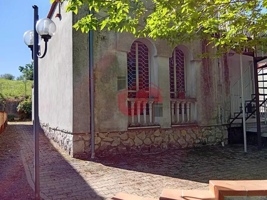 Immagine 5 di Villa in vendita  in Contrada guardie a Capriglia Irpina