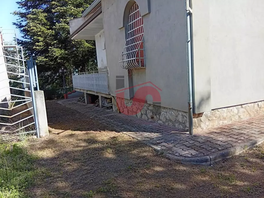 Immagine 6 di Villa in vendita  in Contrada guardie a Capriglia Irpina
