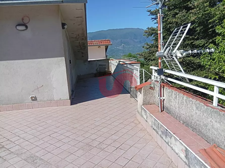 Immagine 3 di Villa in vendita  in Contrada guardie a Capriglia Irpina