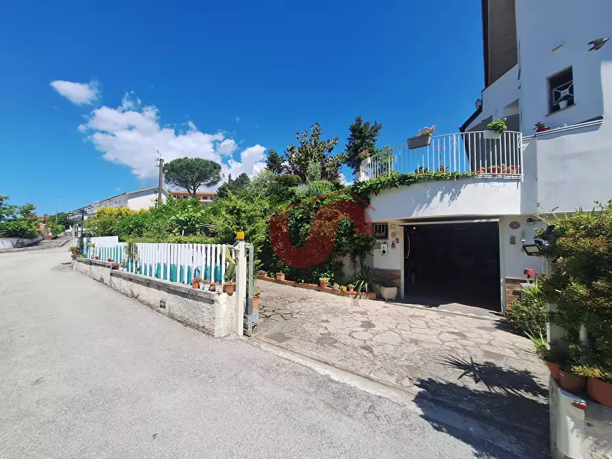 Immagine 58 di Villa in vendita  in Via Antonio di Stasi a Apollosa