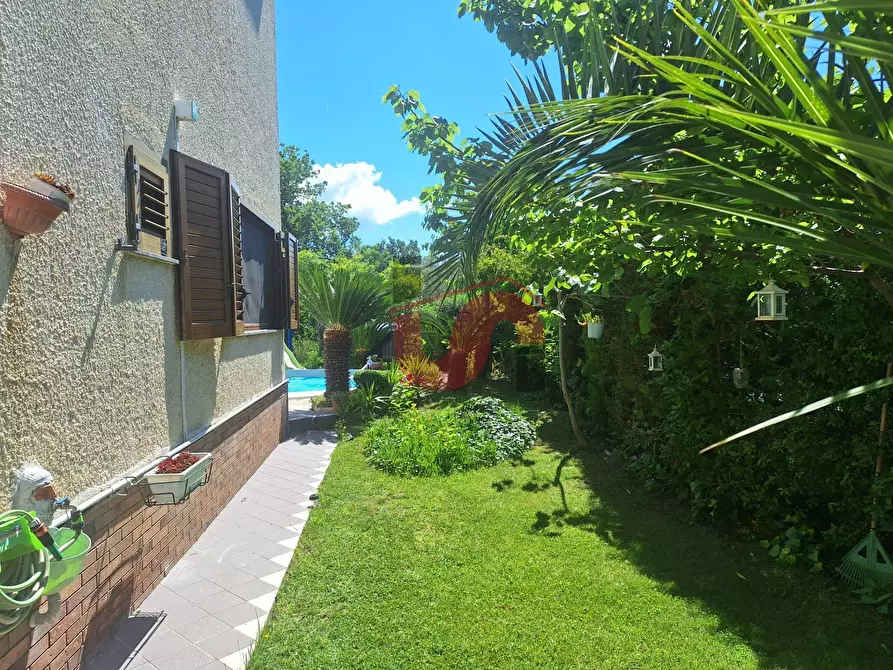 Immagine 51 di Villa in vendita  in Via Antonio di Stasi a Apollosa