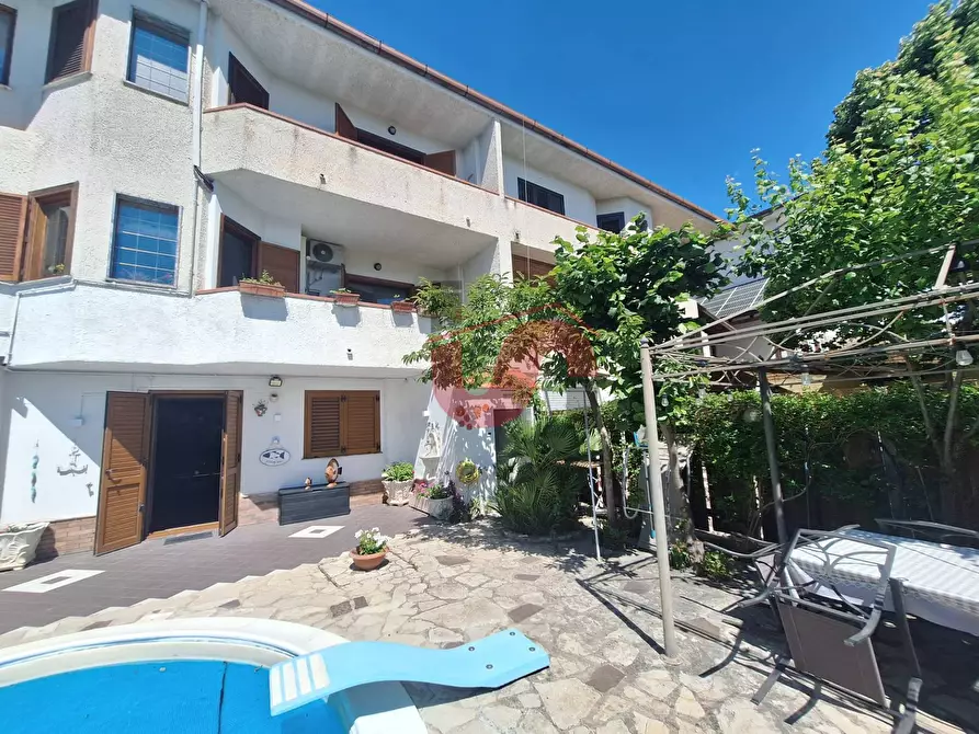 Immagine 32 di Villa in vendita  in Via Antonio di Stasi a Apollosa