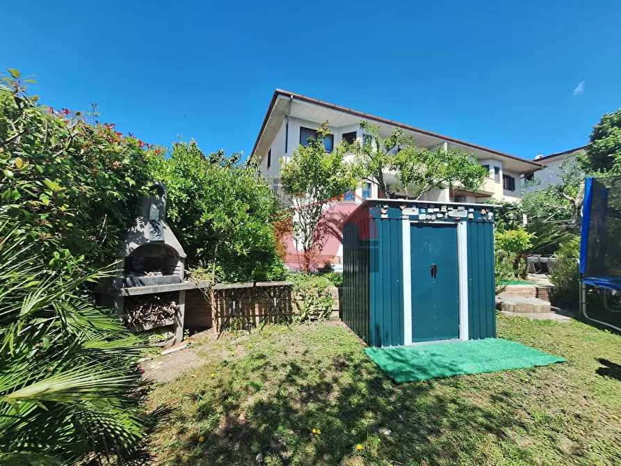 Immagine 54 di Villa in vendita  in Via Antonio di Stasi a Apollosa