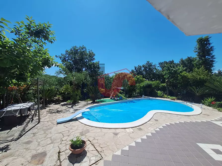 Immagine 29 di Villa in vendita  in Via Antonio di Stasi a Apollosa