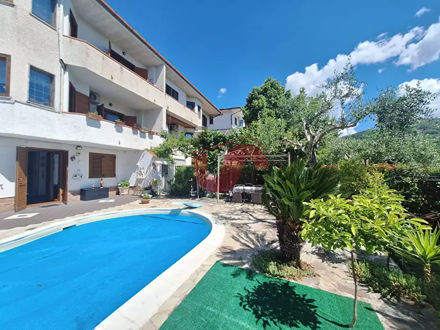 Immagine 31 di Villa in vendita  in Via Antonio di Stasi a Apollosa