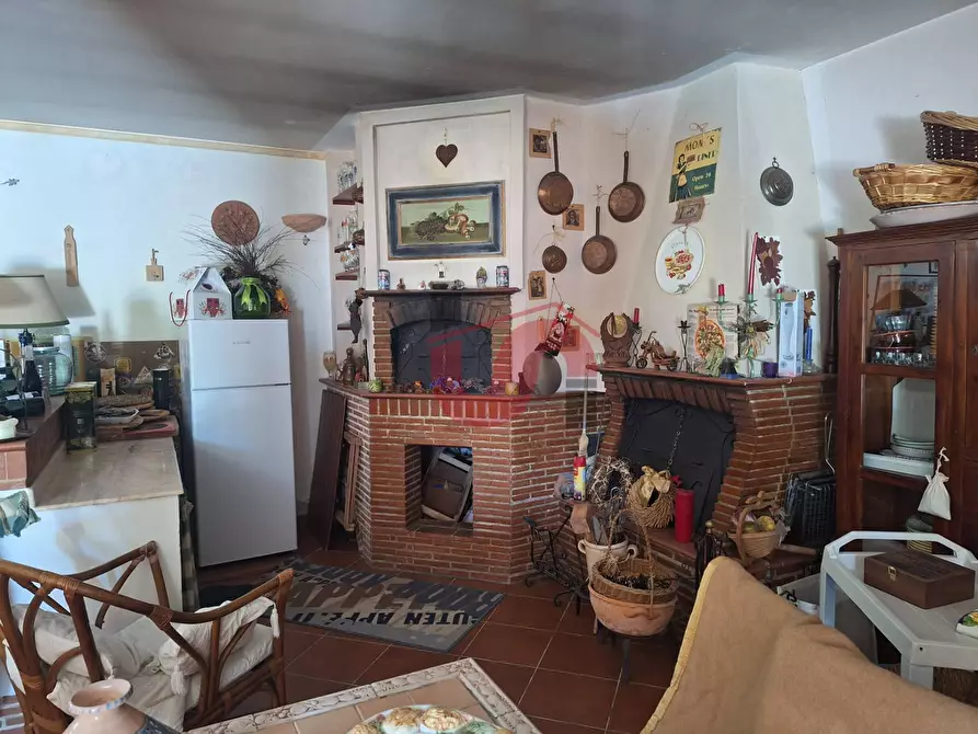 Immagine 38 di Villa in vendita  in Via Antonio di Stasi a Apollosa