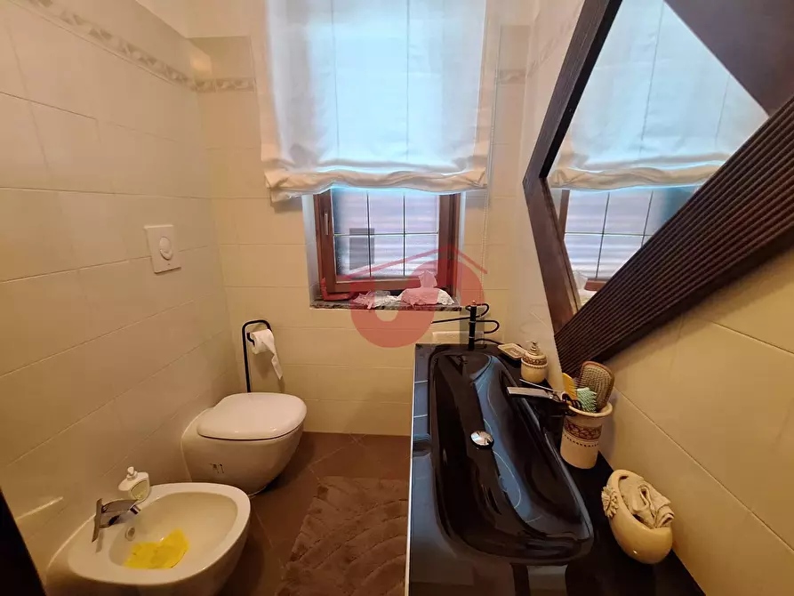 Immagine 44 di Villa in vendita  in Via Antonio di Stasi a Apollosa