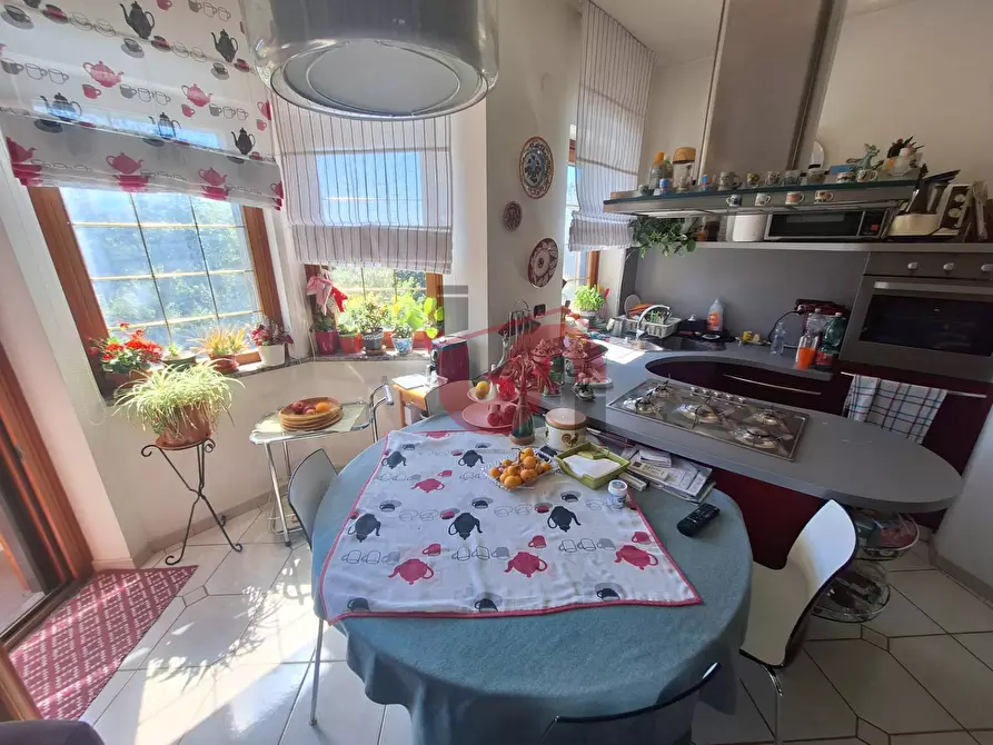 Immagine 16 di Villa in vendita  in Via Antonio di Stasi a Apollosa
