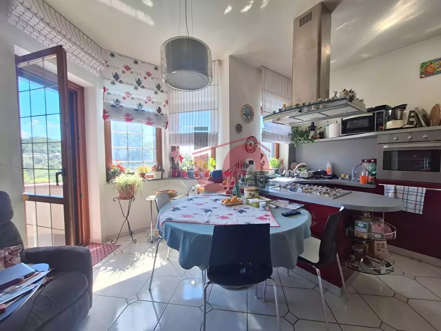 Immagine 15 di Villa in vendita  in Via Antonio di Stasi a Apollosa