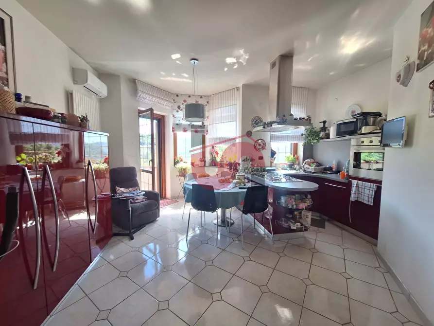 Immagine 14 di Villa in vendita  in Via Antonio di Stasi a Apollosa