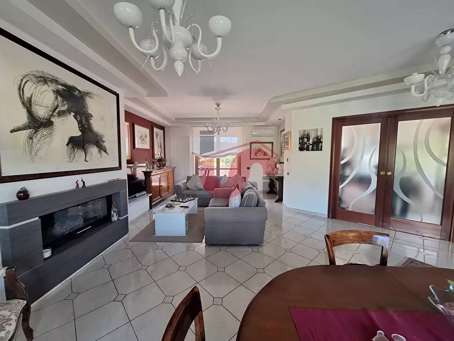 Immagine 9 di Villa in vendita  in Via Antonio di Stasi a Apollosa