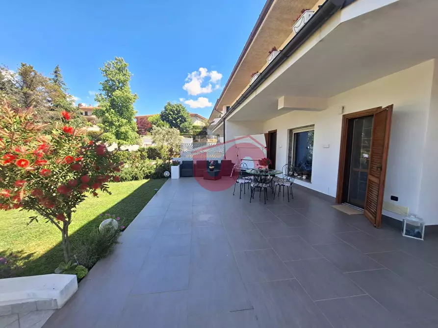 Immagine 6 di Villa in vendita  in Via Antonio di Stasi a Apollosa