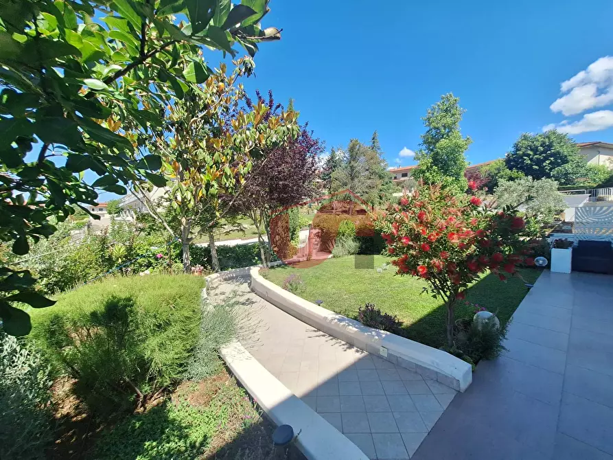 Immagine 46 di Villa in vendita  in Via Antonio di Stasi a Apollosa