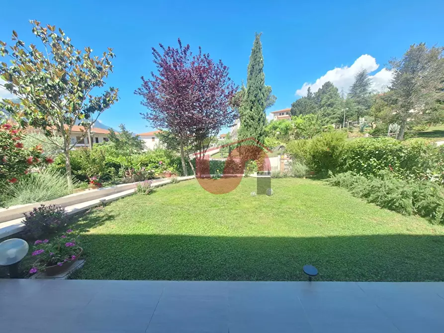 Immagine 52 di Villa in vendita  in Via Antonio di Stasi a Apollosa