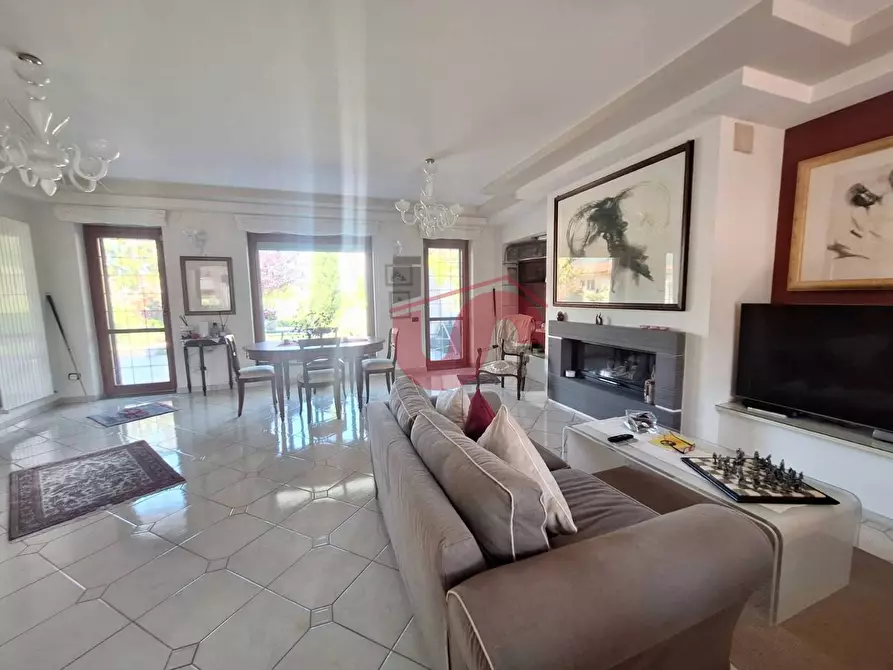 Immagine 8 di Villa in vendita  in Via Antonio di Stasi a Apollosa