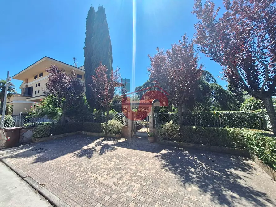 Immagine 51 di Villa in vendita  in Via Luigi Sturzo a Benevento