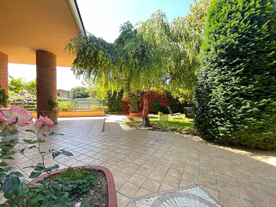 Immagine 41 di Villa in vendita  in Via Luigi Sturzo a Benevento