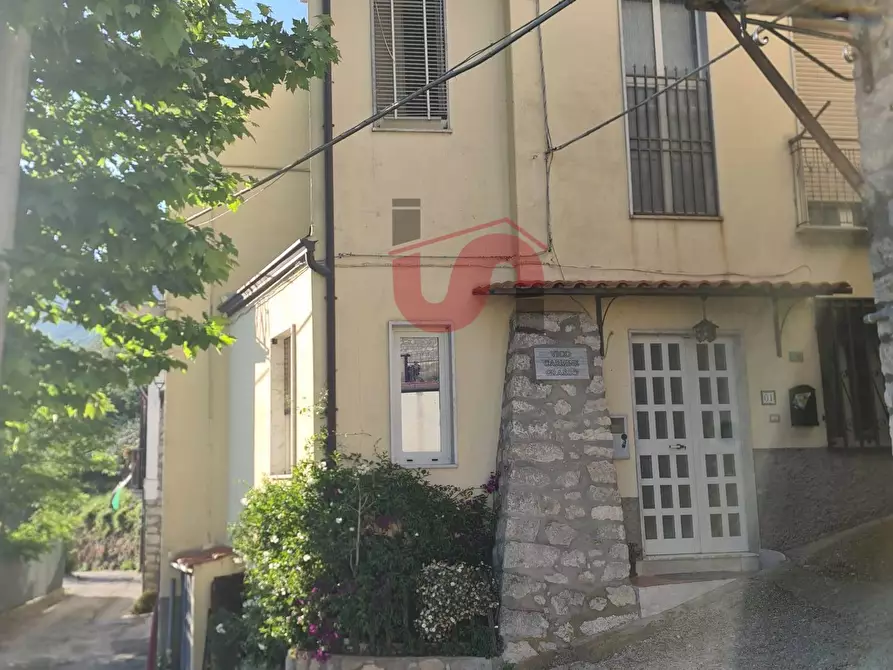 Immagine 1 di Casa semindipendente in vendita  in Via Leschito a Vitulano