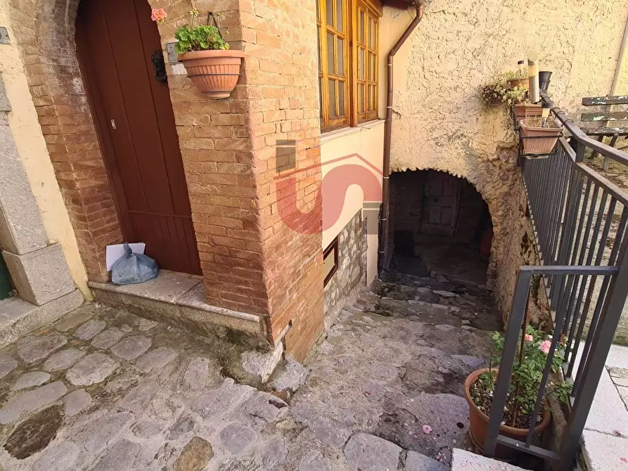 Immagine 2 di Casa semindipendente in vendita  in Contrada Barassano a Vitulano