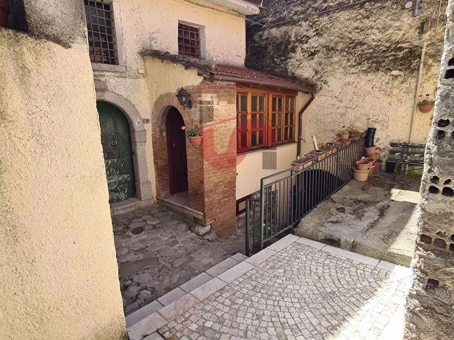 Immagine 1 di Casa semindipendente in vendita  in Contrada Barassano a Vitulano