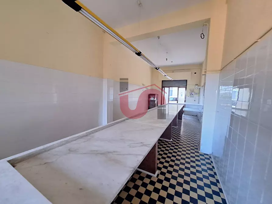 Immagine 10 di Locale commerciale in vendita  in via Giuseppe Castellano a Benevento