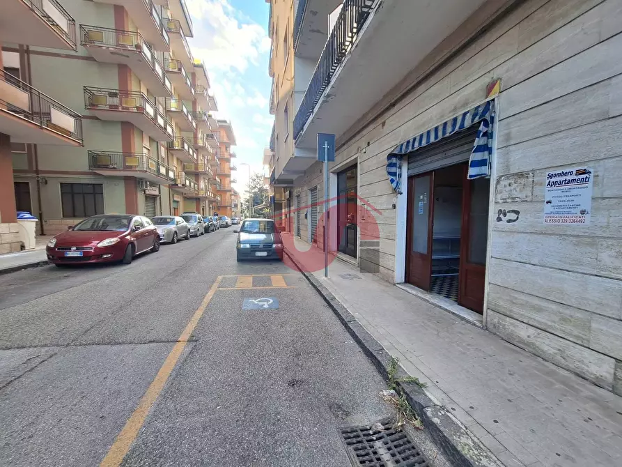 Immagine 3 di Locale commerciale in vendita  in via Giuseppe Castellano a Benevento